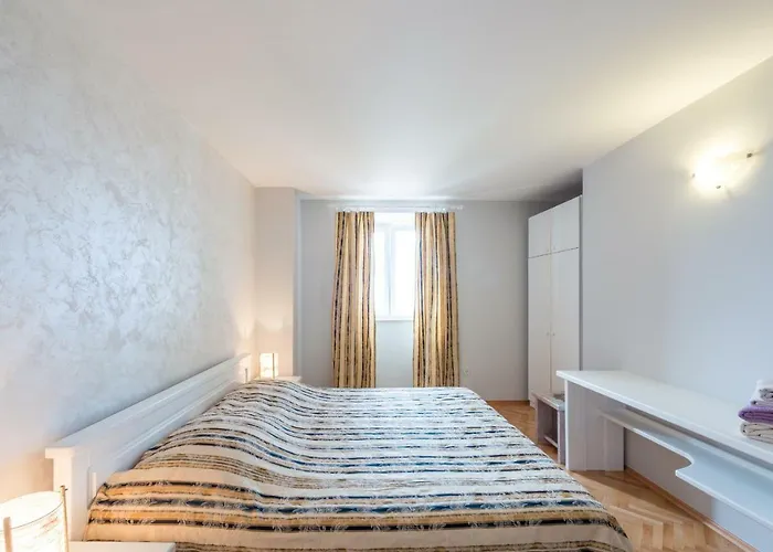 Doris Ferienhaus Mlini